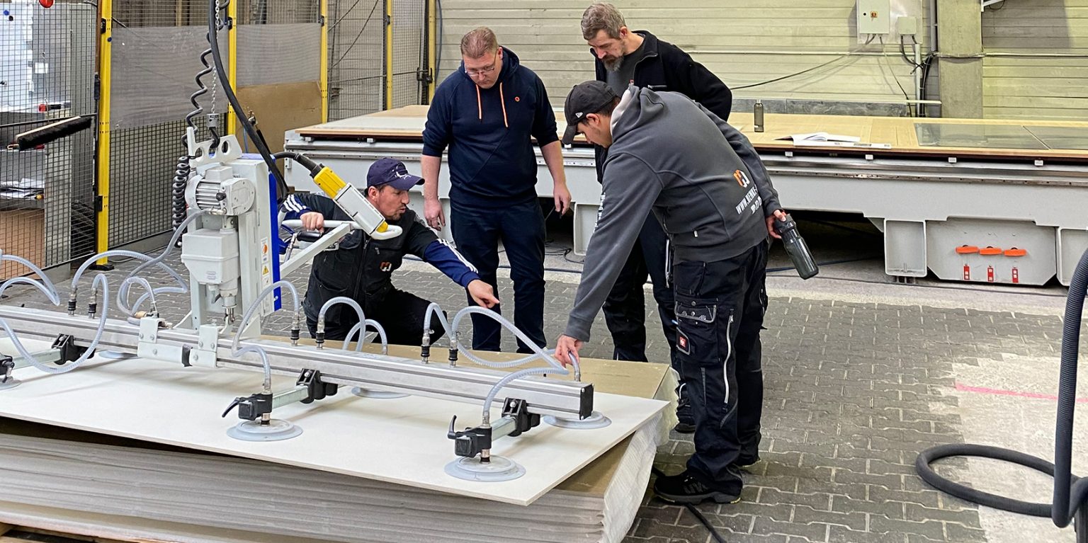 // IN UNSERER PRODUKTION Henke AG Hagen